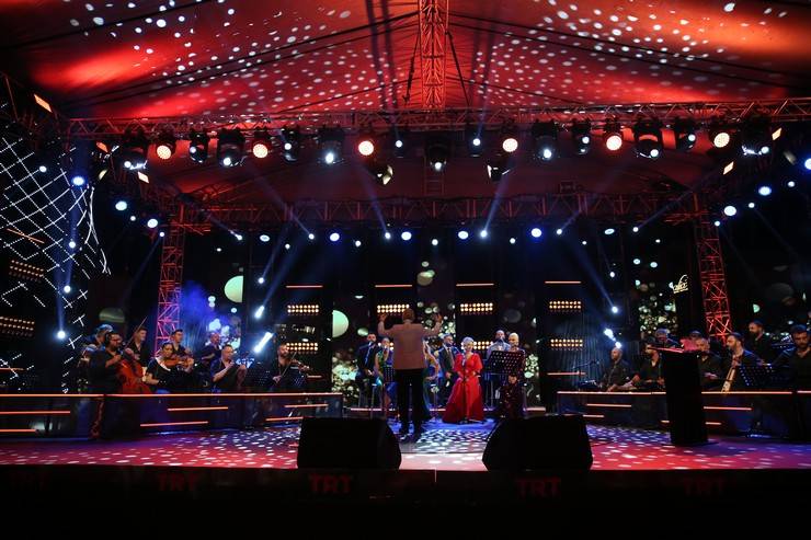 Rize'de "TRT Sanatçıları Şehir Konserleri" düzenlendi 26