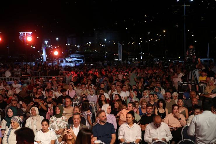 Rize'de "TRT Sanatçıları Şehir Konserleri" düzenlendi 27