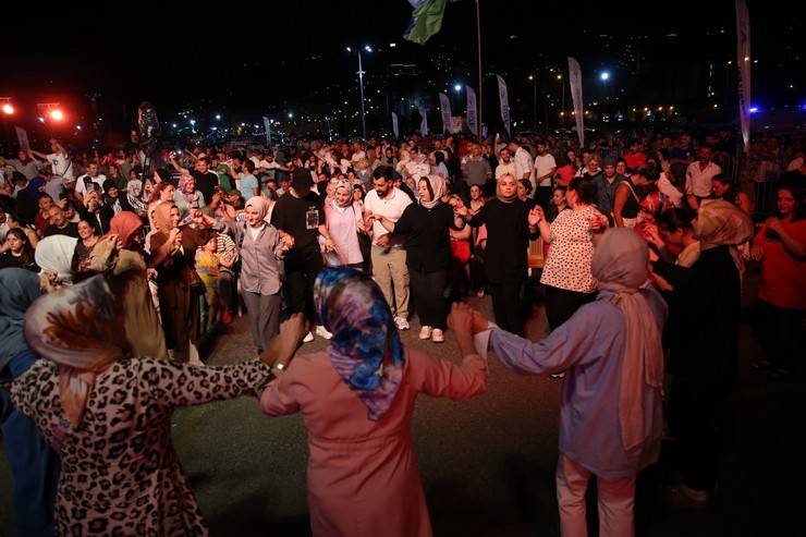 Rize'de "TRT Sanatçıları Şehir Konserleri" düzenlendi 29