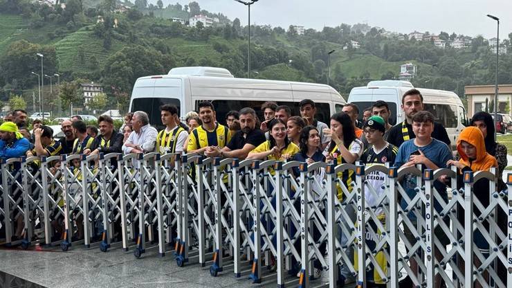 Fenerbahçe, Rize’ye geldi 13