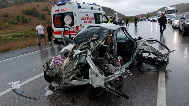 Samsun'da sağanak yağış kazaya neden oldu 3 ölü, 2 si ağır 10 yaralı 10