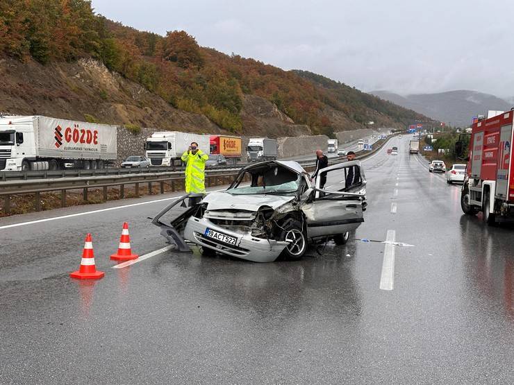 Samsun'da sağanak yağış kazaya neden oldu 3 ölü, 2 si ağır 10 yaralı 17