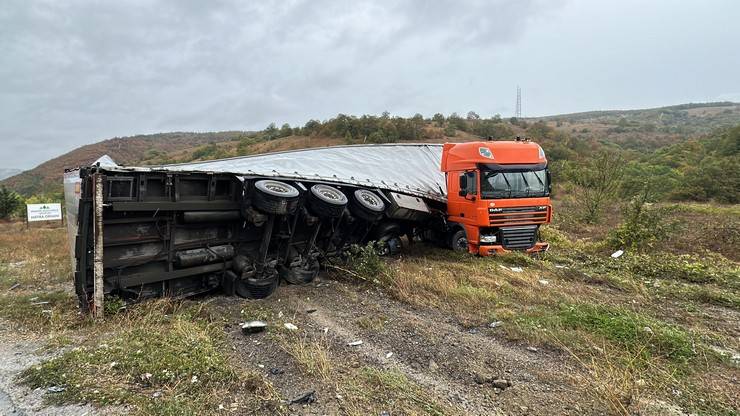 Samsun'da sağanak yağış kazaya neden oldu 3 ölü, 2 si ağır 10 yaralı 20