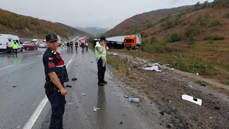 Samsun'da sağanak yağış kazaya neden oldu 3 ölü, 2 si ağır 10 yaralı 6