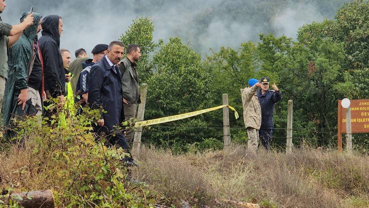 Yolcu otobüsü, tomruk yüklü kamyonla çarpıştı: 2 ölü, 23 yaralı 11