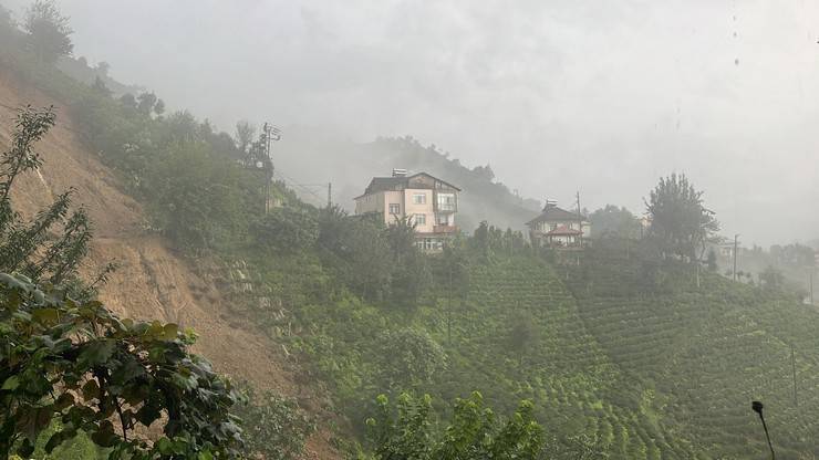 Rize'de sağanağın ardından hasar tespit çalışmaları yürütülüyor 9