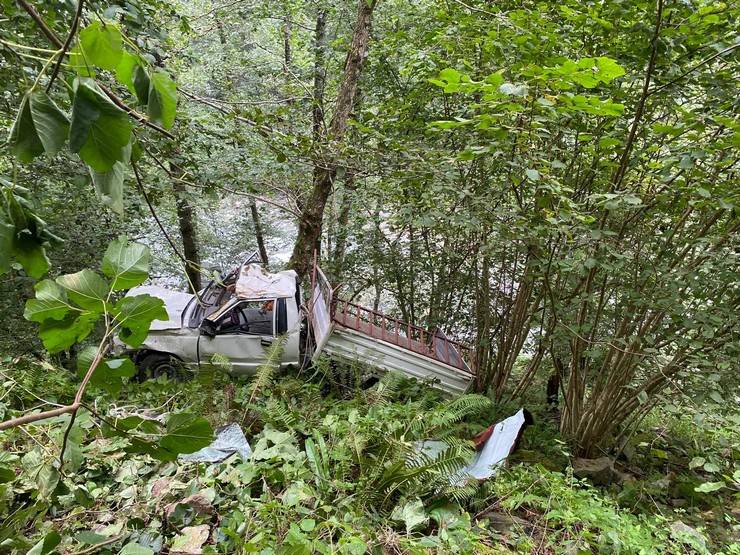 Rize'de uçuruma yuvarlanan kamyonetin sürücüsü öldü 2