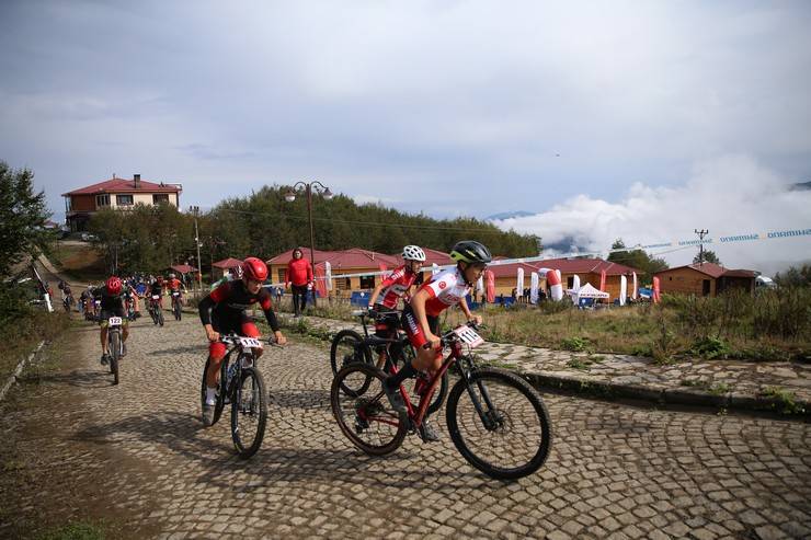 Rize'de Uluslararası MTB Cup Dağ Bisikleti Yarışları yapıldı 10