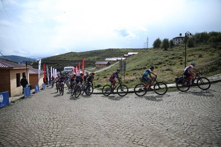 Rize'de Uluslararası MTB Cup Dağ Bisikleti Yarışları yapıldı 8