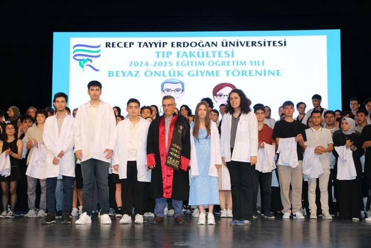 RTEÜ Tıp Fakültesi Öğrencileri Önlüklerini Giydi 13