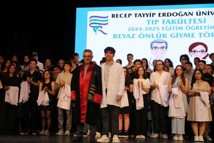 RTEÜ Tıp Fakültesi Öğrencileri Önlüklerini Giydi 14