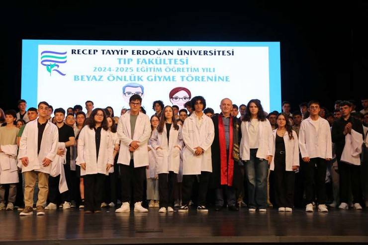 RTEÜ Tıp Fakültesi Öğrencileri Önlüklerini Giydi 18