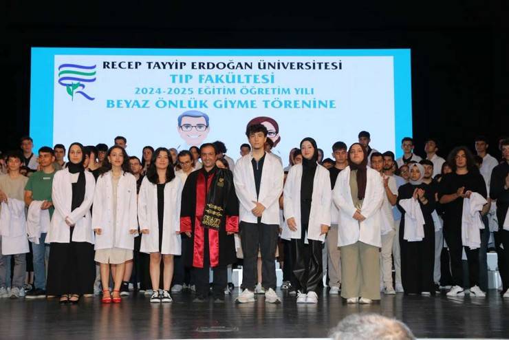 RTEÜ Tıp Fakültesi Öğrencileri Önlüklerini Giydi 22