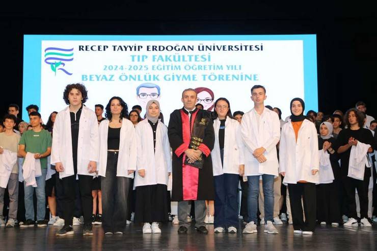 RTEÜ Tıp Fakültesi Öğrencileri Önlüklerini Giydi 5