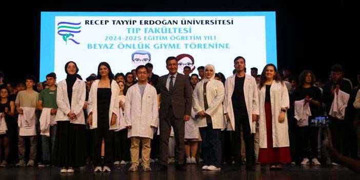 RTEÜ Tıp Fakültesi Öğrencileri Önlüklerini Giydi