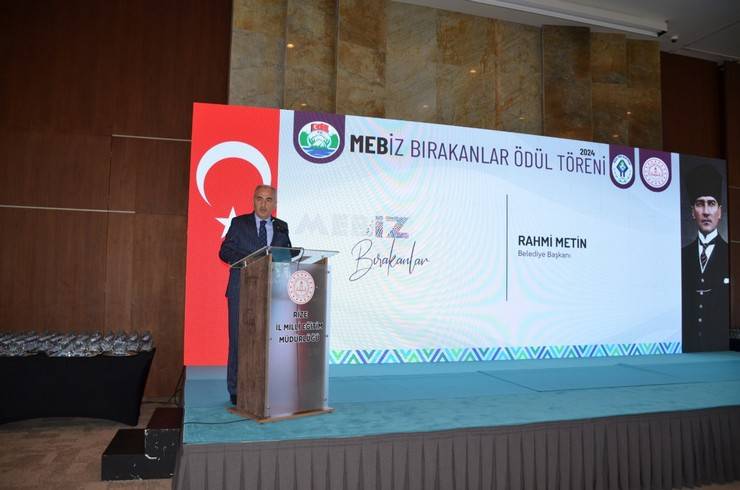 MEBİZ İz Bırakanlar ve Tercihim Rize Ödül Töreni Gerçekleştirildi 12