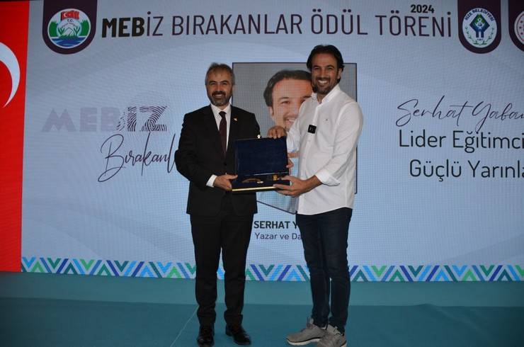 MEBİZ İz Bırakanlar ve Tercihim Rize Ödül Töreni Gerçekleştirildi 16