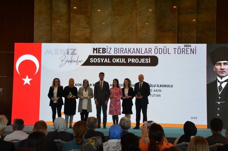 MEBİZ İz Bırakanlar ve Tercihim Rize Ödül Töreni Gerçekleştirildi 24