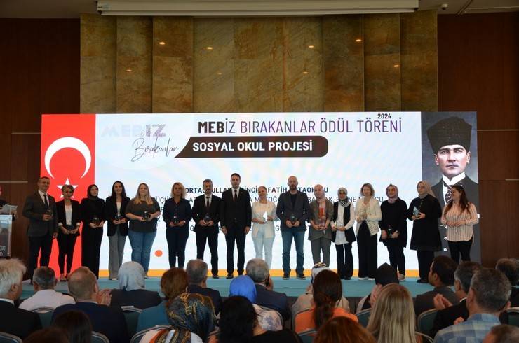 MEBİZ İz Bırakanlar ve Tercihim Rize Ödül Töreni Gerçekleştirildi 25