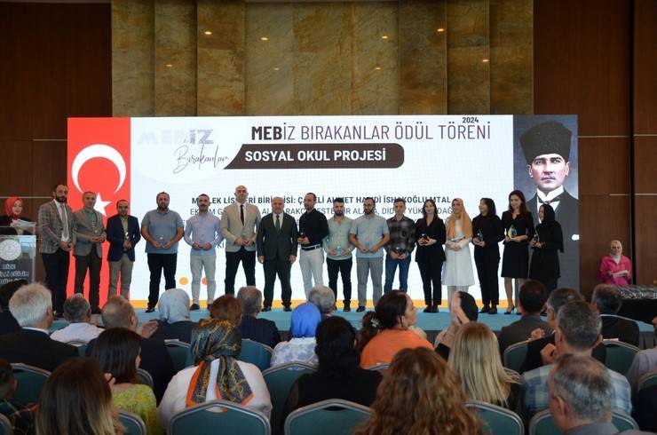 MEBİZ İz Bırakanlar ve Tercihim Rize Ödül Töreni Gerçekleştirildi 26