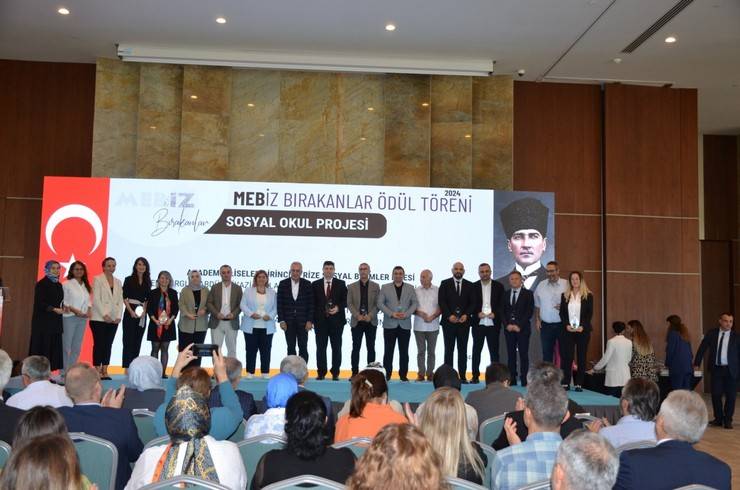 MEBİZ İz Bırakanlar ve Tercihim Rize Ödül Töreni Gerçekleştirildi 28