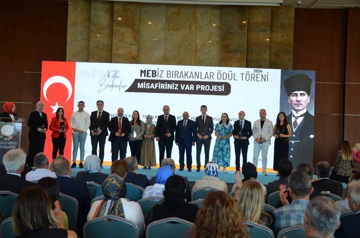 MEBİZ İz Bırakanlar ve Tercihim Rize Ödül Töreni Gerçekleştirildi 30