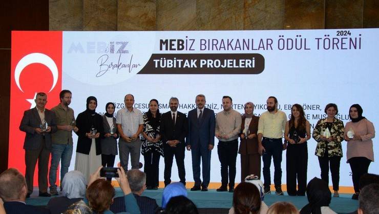 MEBİZ İz Bırakanlar ve Tercihim Rize Ödül Töreni Gerçekleştirildi 5