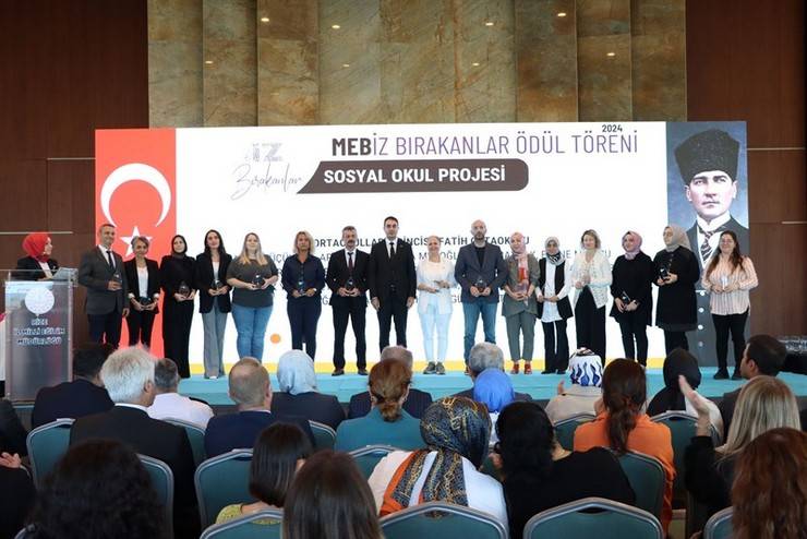 MEBİZ İz Bırakanlar ve Tercihim Rize Ödül Töreni Gerçekleştirildi 58