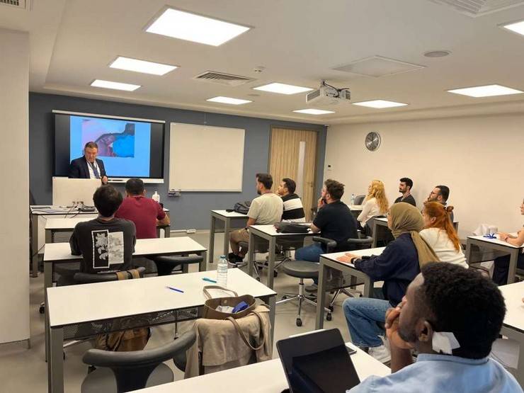 Doktor Adaylarına RTEÜ'de Doğum Simülasyonu Eğitimi Verildi 6