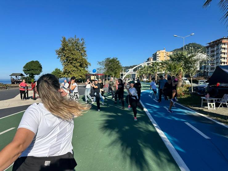 Rize’de yoğun katılımlı Dünya Yürüyüş Günü etkinliği 15