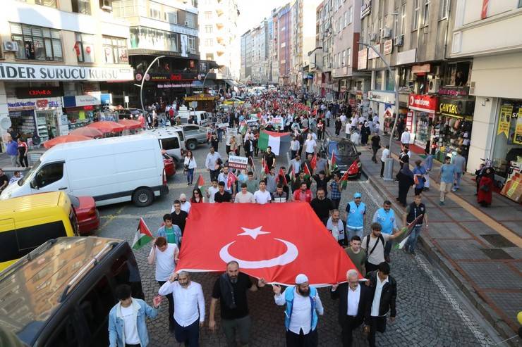 Rize’de “Direnişin Simgesi Gazze Yürüyüşü” sloganıyla Filistin'e destek yürüyüşü düzenlendi 2