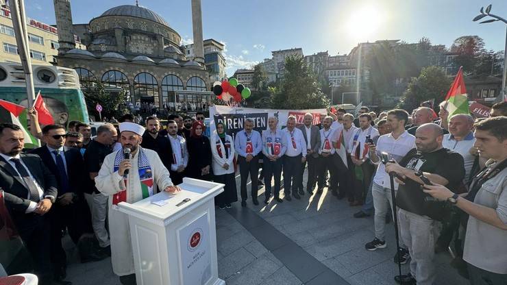 Rize’de “Direnişin Simgesi Gazze Yürüyüşü” sloganıyla Filistin'e destek yürüyüşü düzenlendi 9