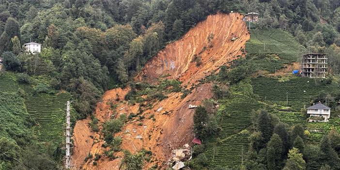 Rize'de heyelan sonucu 2 ev toprak altında kaldı