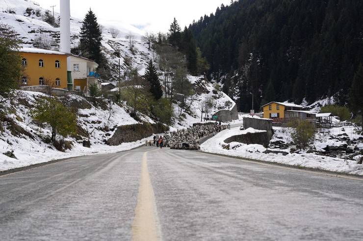 Rize’nin karlı yaylalarından kartpostallık görüntüler 4