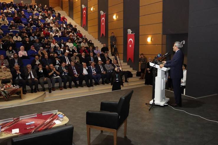 Rize’de Gençliğe Yönelik Tehditler Cinsel Kimlik Karmaşası ve Bağımlılık Çalıştayı Düzenlendi 11