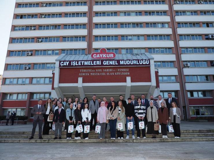 Makedonyalı Türk Gençler ÇAYKUR'un konuğu oldu 1