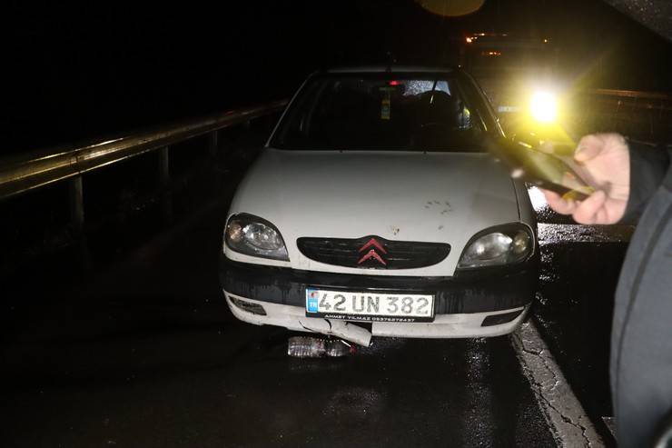 Karadeniz Sahil Yolu heyelan nedeniyle tek yönlü trafiğe kapandı 14