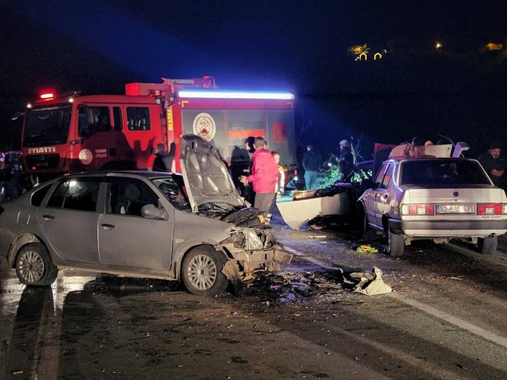 Rize'de zincirleme trafik kazası 2 ölü, 9 yaralı 11