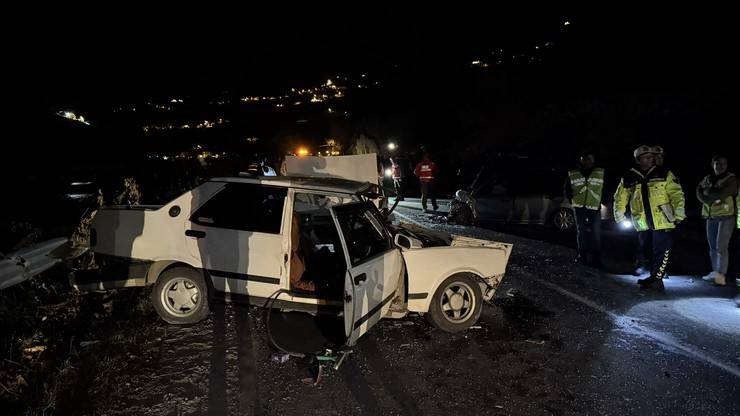 Rize'de zincirleme trafik kazası 2 ölü, 9 yaralı 13