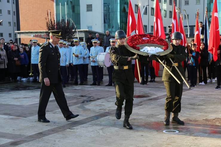 Büyük Önder Atatürk, Rize'de anıldı 6