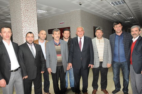 Rize’de AK Parti'den Belediye Başkanı seçilenler, mazbatalarını ald 29