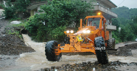 Yağmur Rize'de Sel Olup Aktı 1