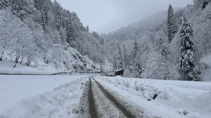 Ayder Yaylası'nda kar kalınlığı 1 metreye ulaştı 3