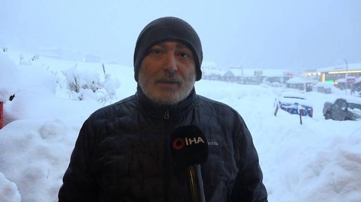 Ayder Yaylası'nda günlerdir devam eden kar yağışı hem ziyaretçileri hem işletmecileri mutlu ediyor 8