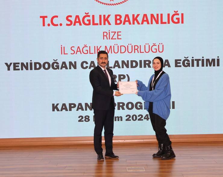 Rize’de Yenidoğan Canlandırma Eğitimi düzenlendi 10