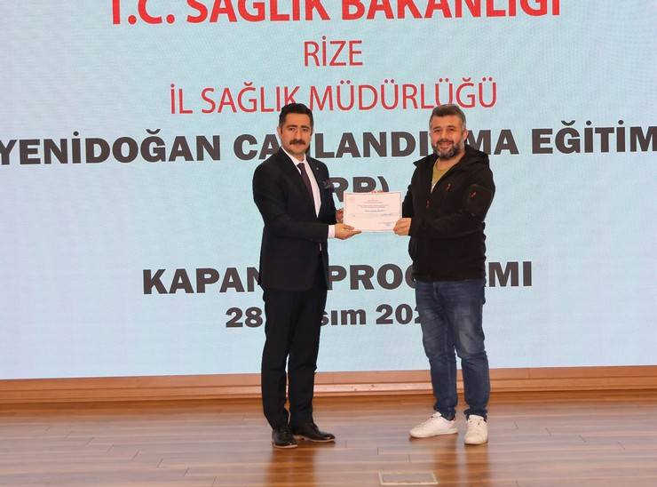 Rize’de Yenidoğan Canlandırma Eğitimi düzenlendi 11