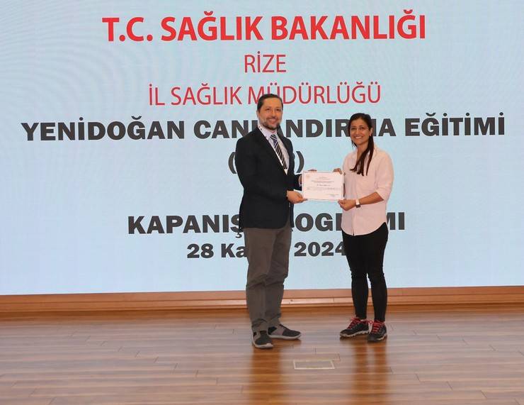 Rize’de Yenidoğan Canlandırma Eğitimi düzenlendi 12