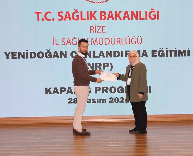 Rize’de Yenidoğan Canlandırma Eğitimi düzenlendi 13