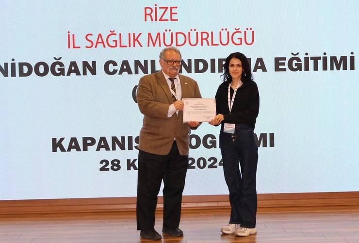 Rize’de Yenidoğan Canlandırma Eğitimi düzenlendi 15