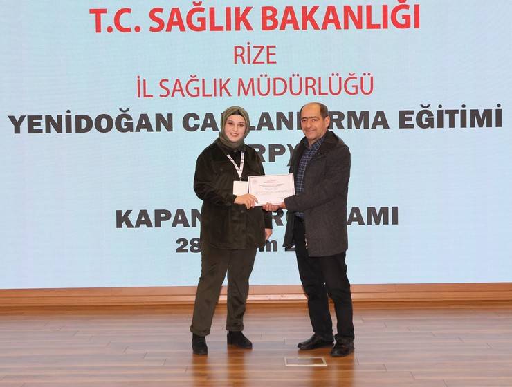 Rize’de Yenidoğan Canlandırma Eğitimi düzenlendi 18